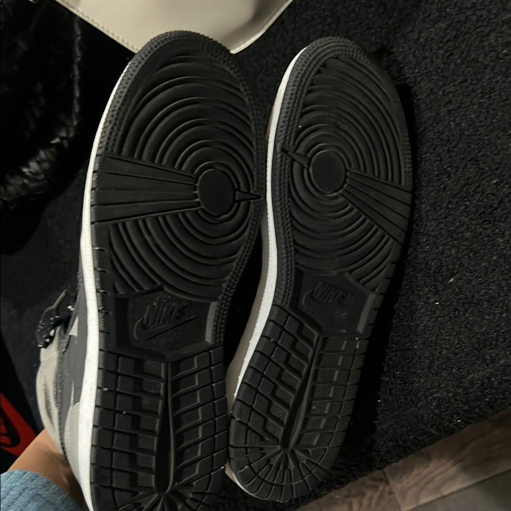 Jordan 1 Retro High Shadow (2018) - Picture 4 of 7